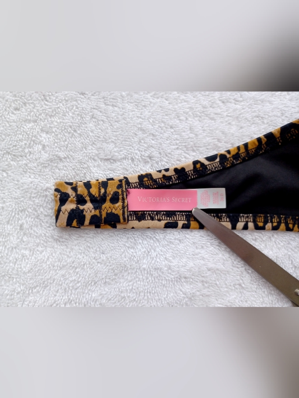 Victoria's Secret Bombshell Leopard Print Push-Up Padded Bikini Top, Size 36D - Picture 14 of 16
